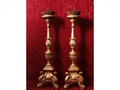 Coppia di Torciere in Legno Intagliato e Dorato