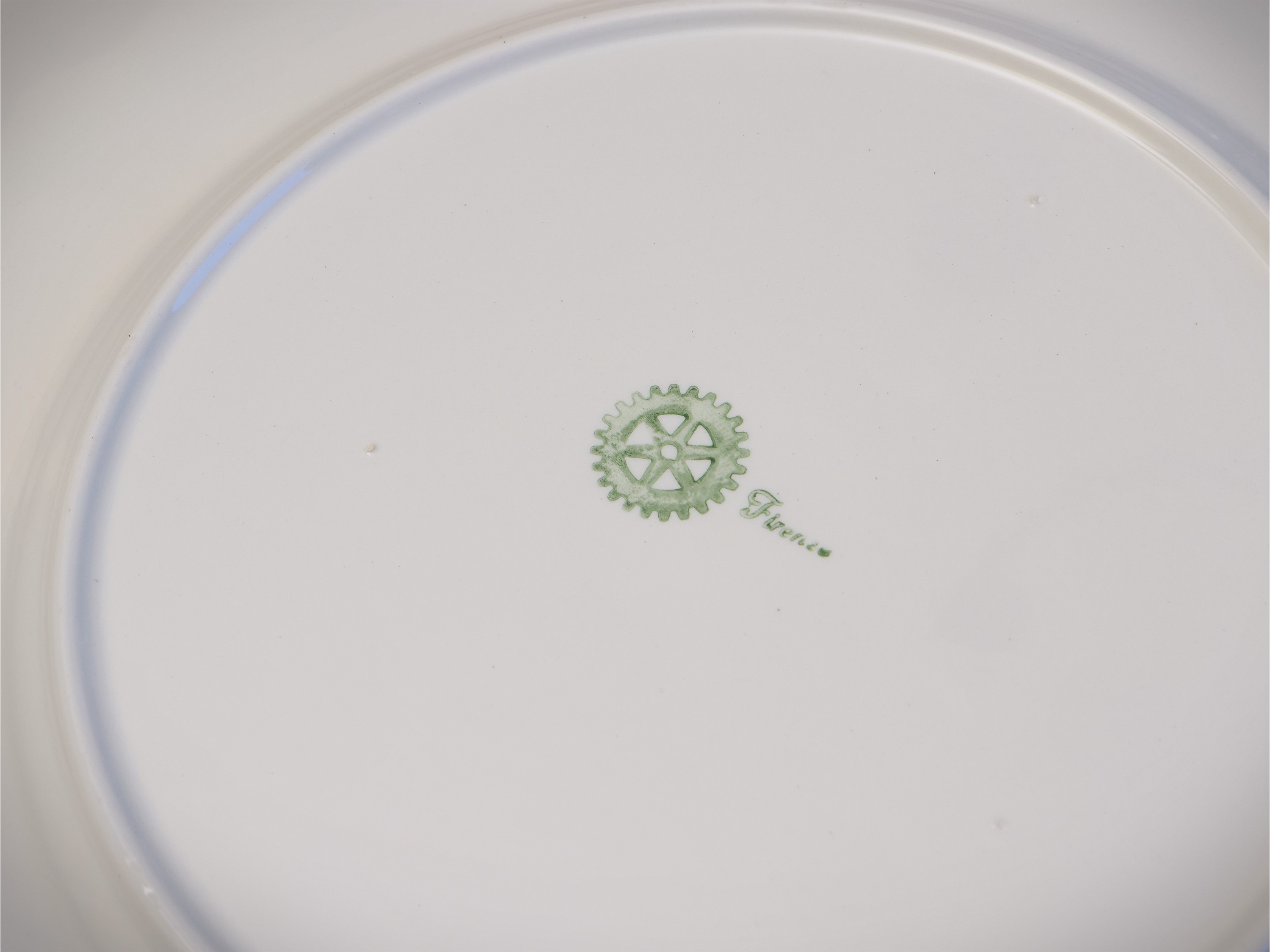 Serie di Dodici Sottopiatti in Ceramica