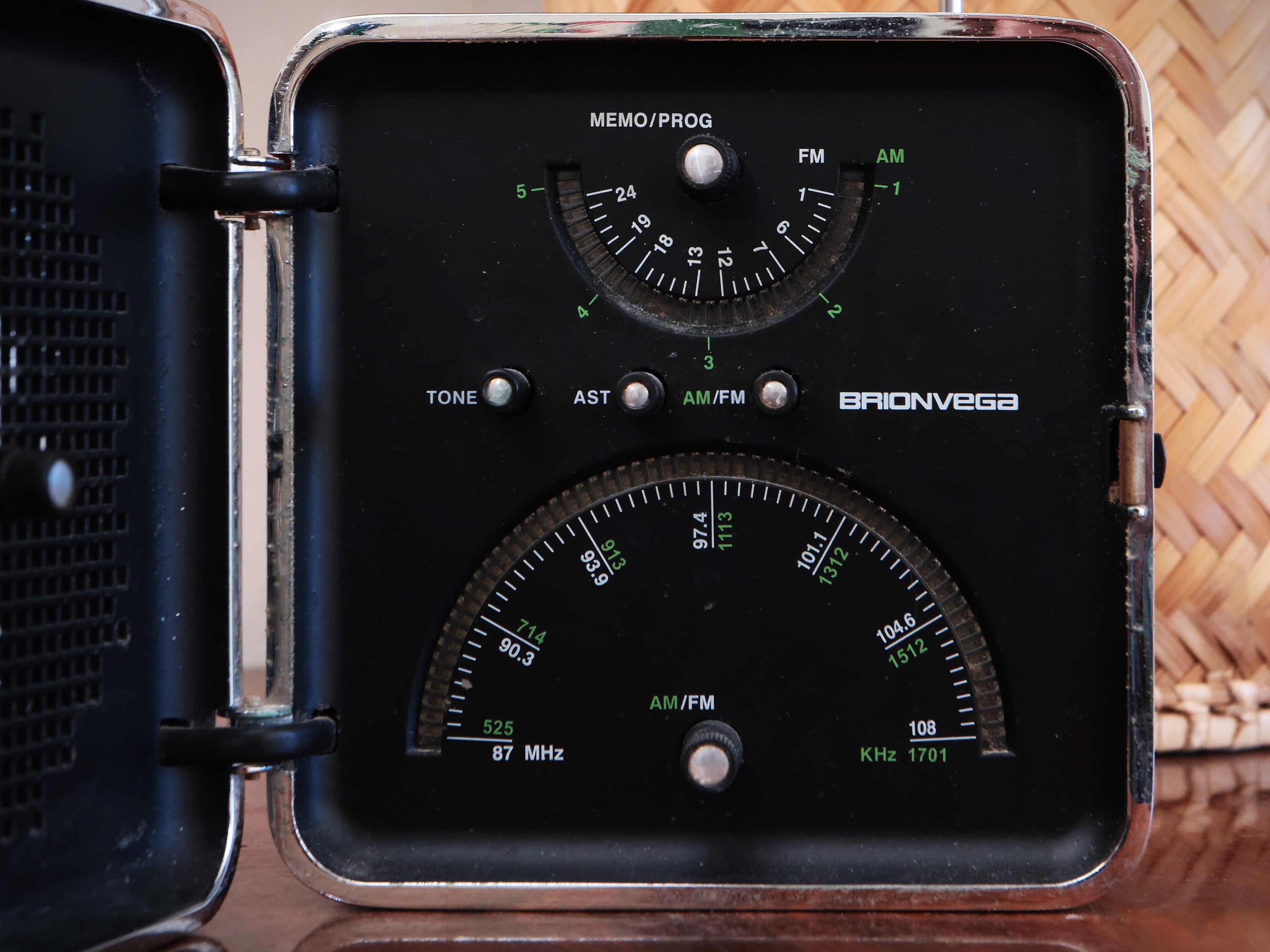 Radio Cubo Ts502