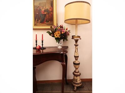 Torciera in Legno Laccato Bianco