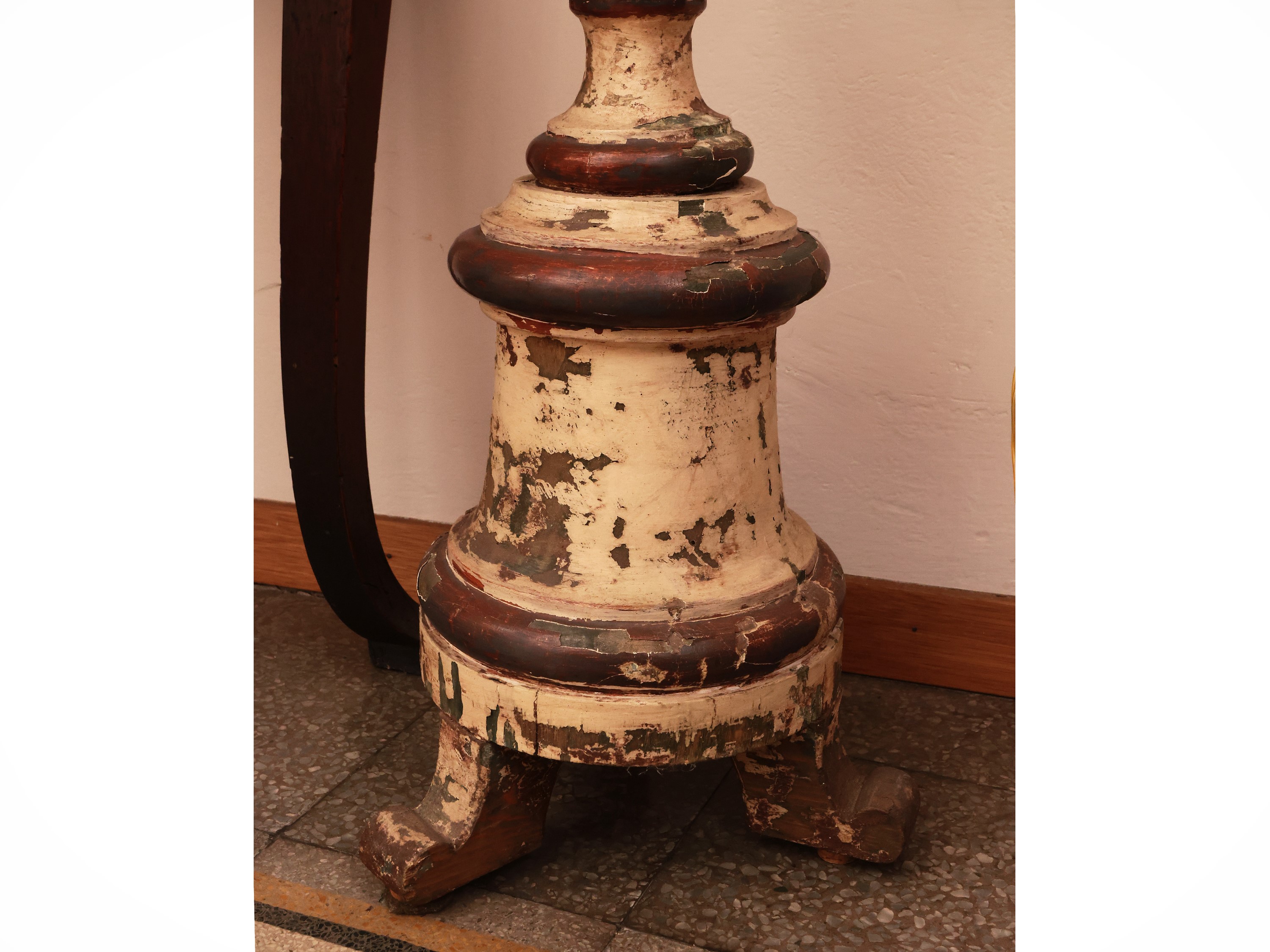 Torciera in Legno Laccato Bianco