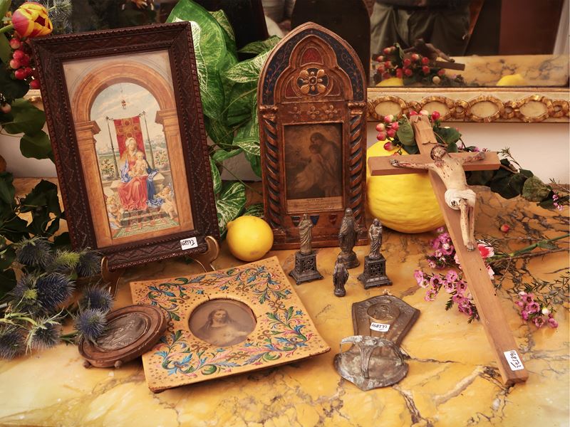 Lotto di oggetti devozionali