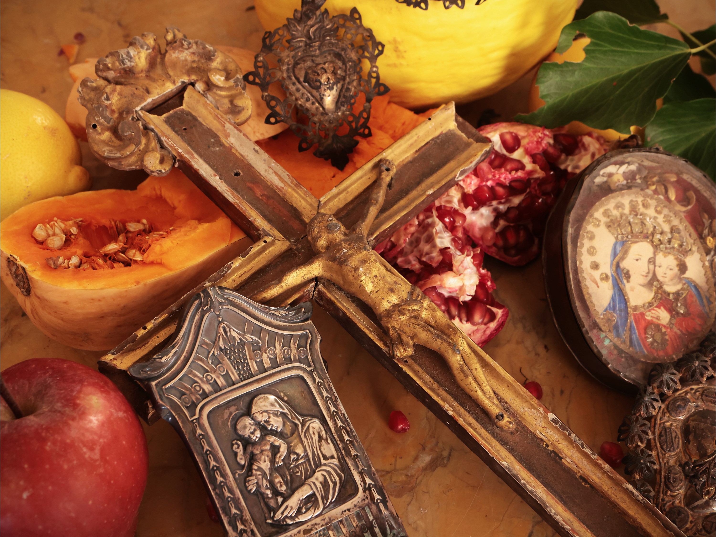 Lotto di oggetti devozionali d'epoca