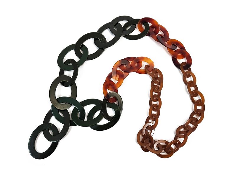 Collana Lunga a Maglie Ovali in Acrilico