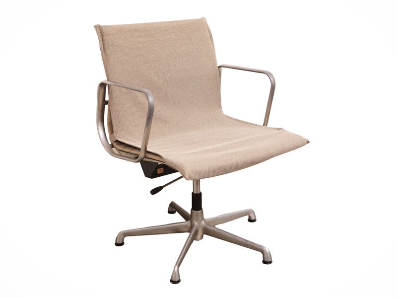 Charles & Ray Eames - Sedia Girevole Ea108
