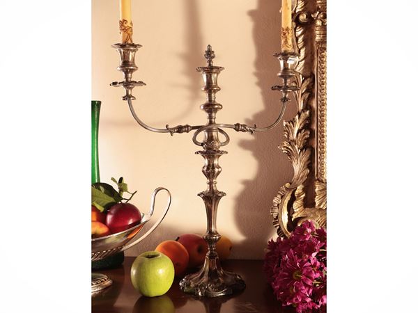 Coppa di candelabri in metallo argentato