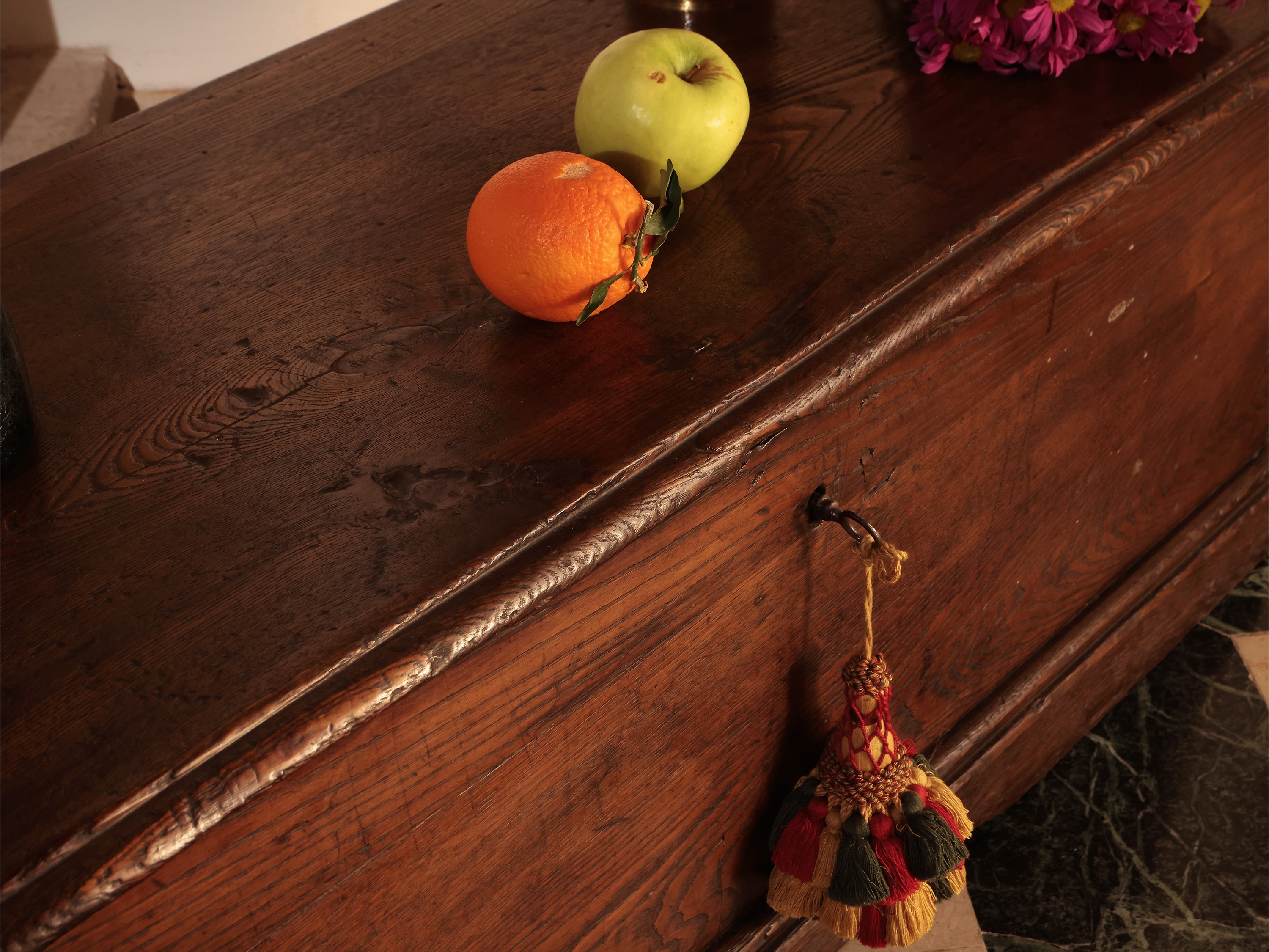 Piccola Cassapanca Rustica in Legno Tenero