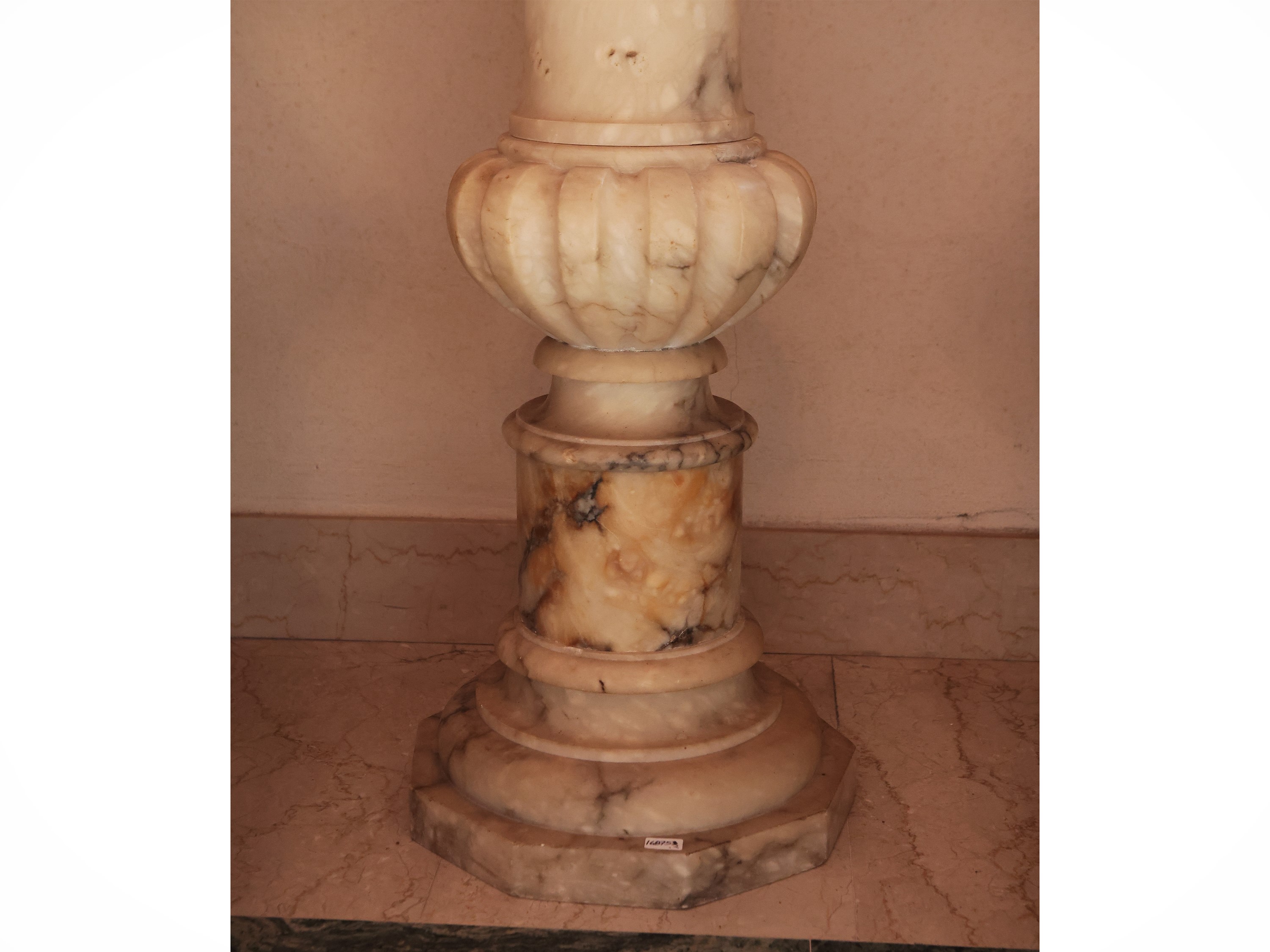 Colonna Porta Sculture in Alabastro
