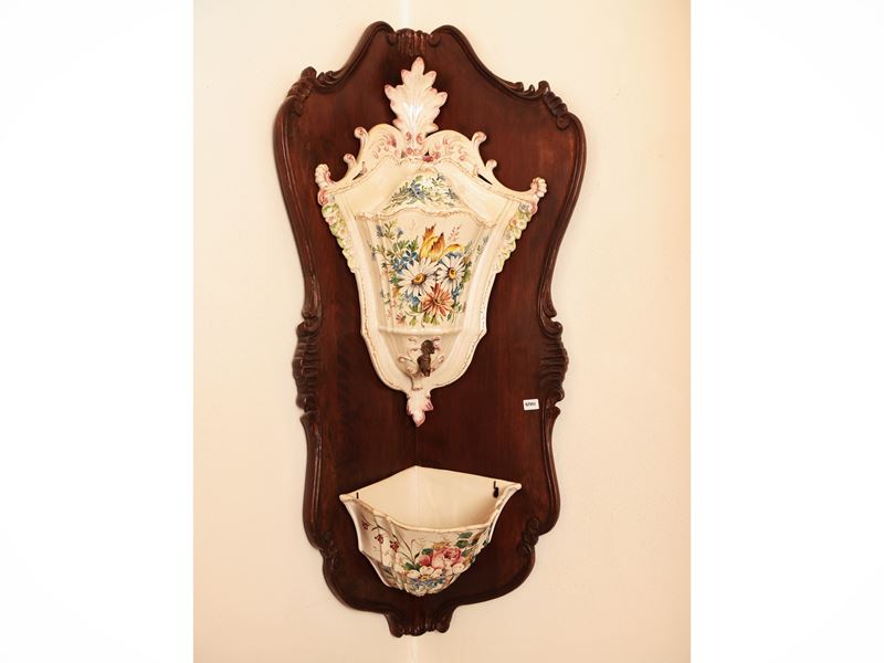 Acquamanile ad angolo in ceramica