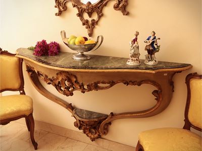 Console Pensile in Legno Intagliato, Laccato Avorio e Dorato