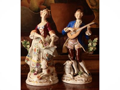 Coppia di Figure in Porcellana di Capodimonte