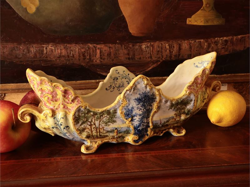 Centrotavola in maiolica, manifattura bolognese