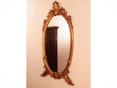 Caminiera Ovale in Legno Intagliato e Dorato