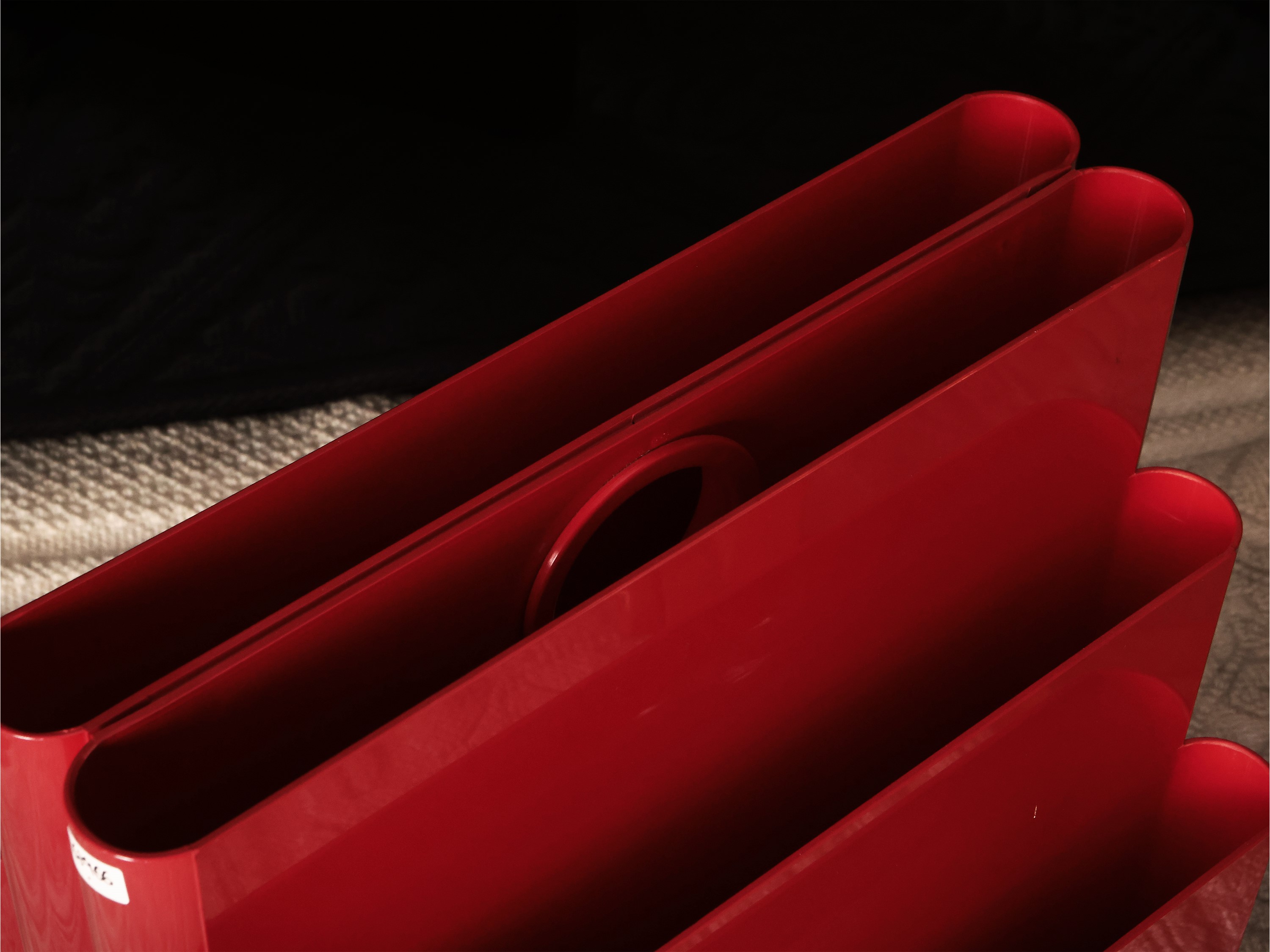 Portariviste Carminio, Giotto Stoppino per Kartell