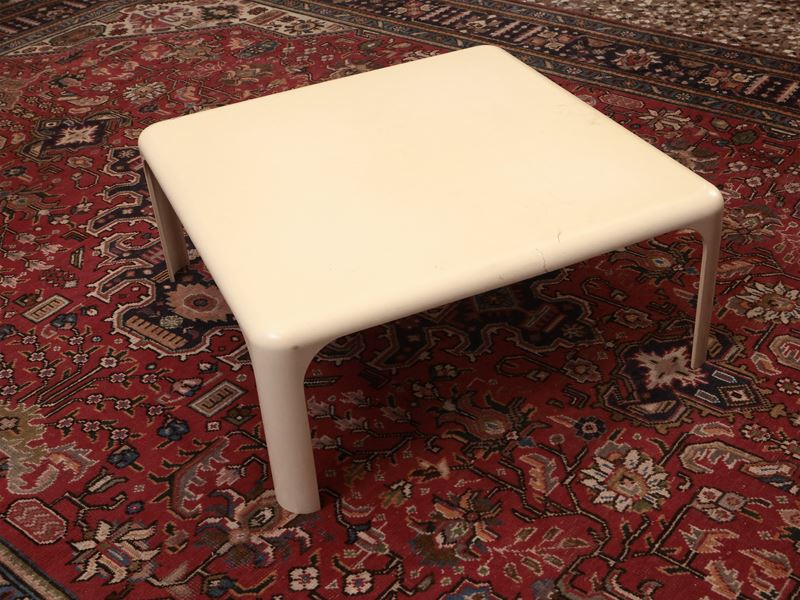 Tavolino Basso da Soggiorno Demetrio 70, Vico Magistretti per Artemide