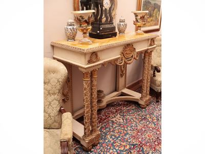 Console in Legno Intagliato