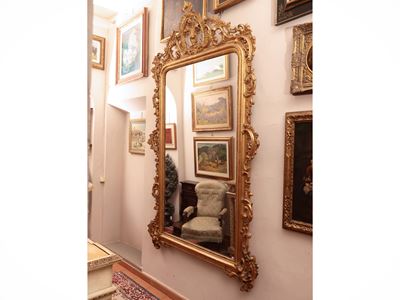 Grande Specchiera con Cornice in Legno Intagliato e Dorato