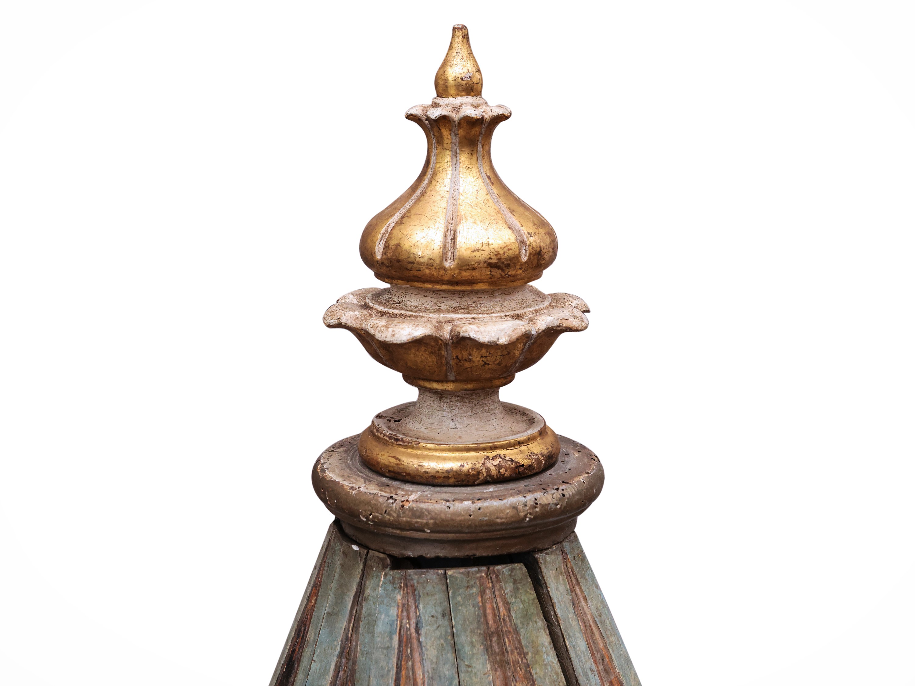 Acquasantiera piramidale in legno laccato