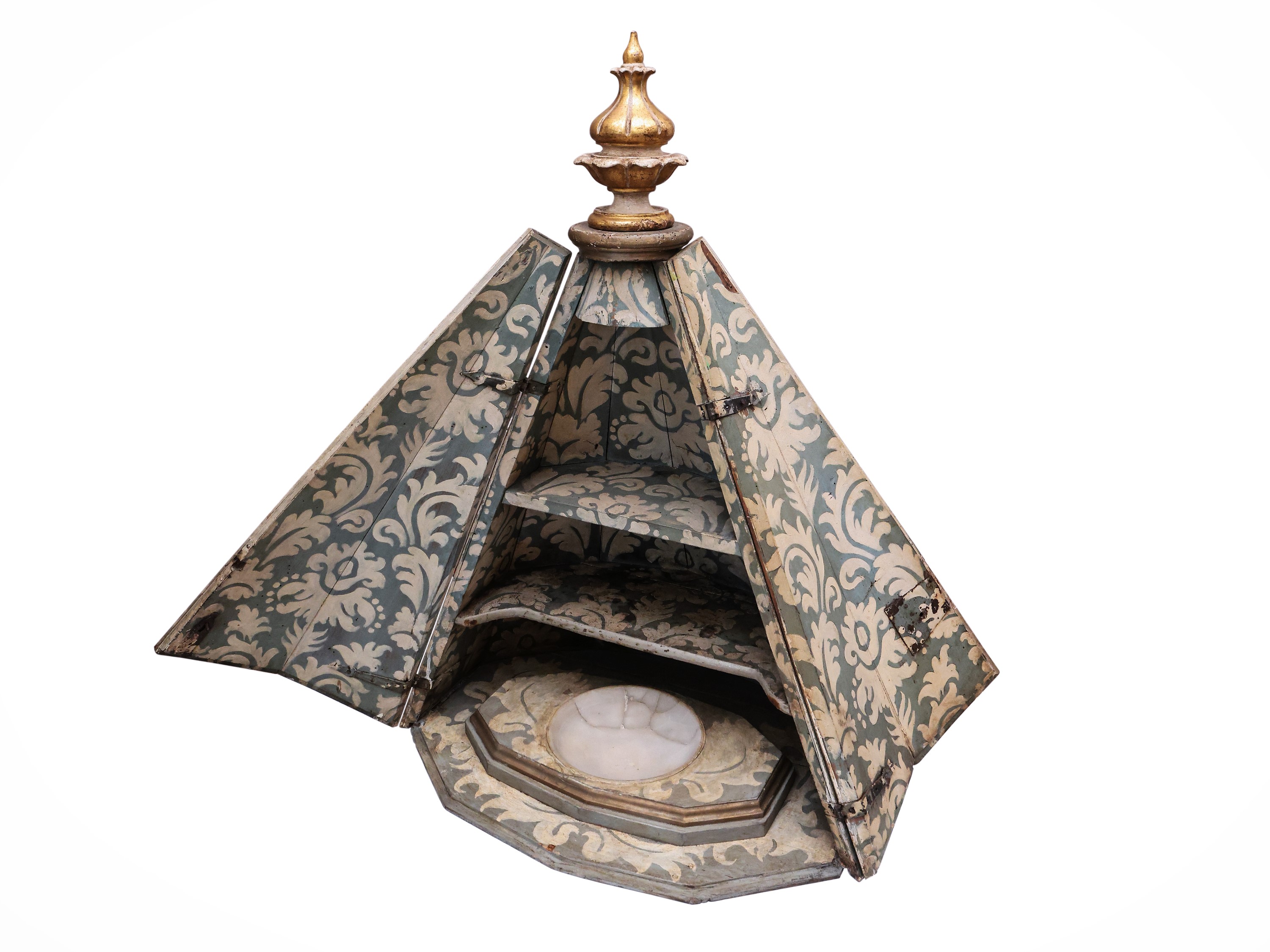 Acquasantiera piramidale in legno laccato