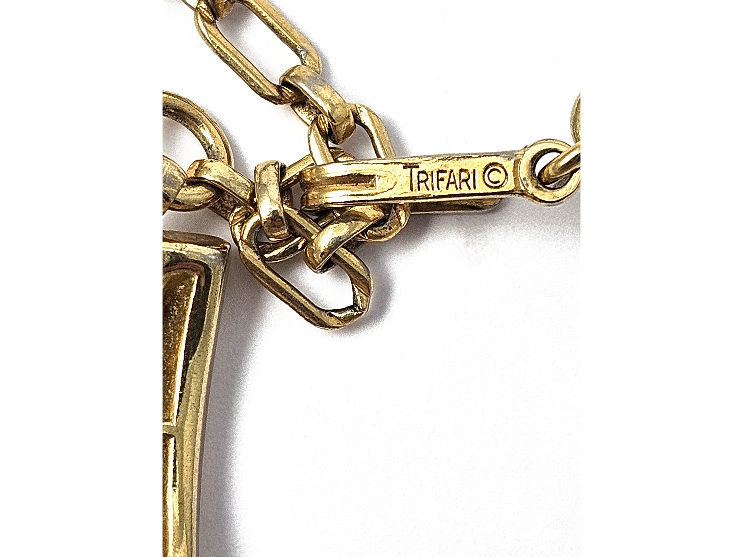 Trifari - Collana Semirigida in Trifarium Dorato e Resina Bianca