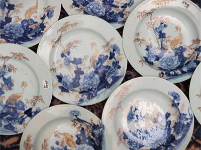 Assortimento di Piatti in Porcellana