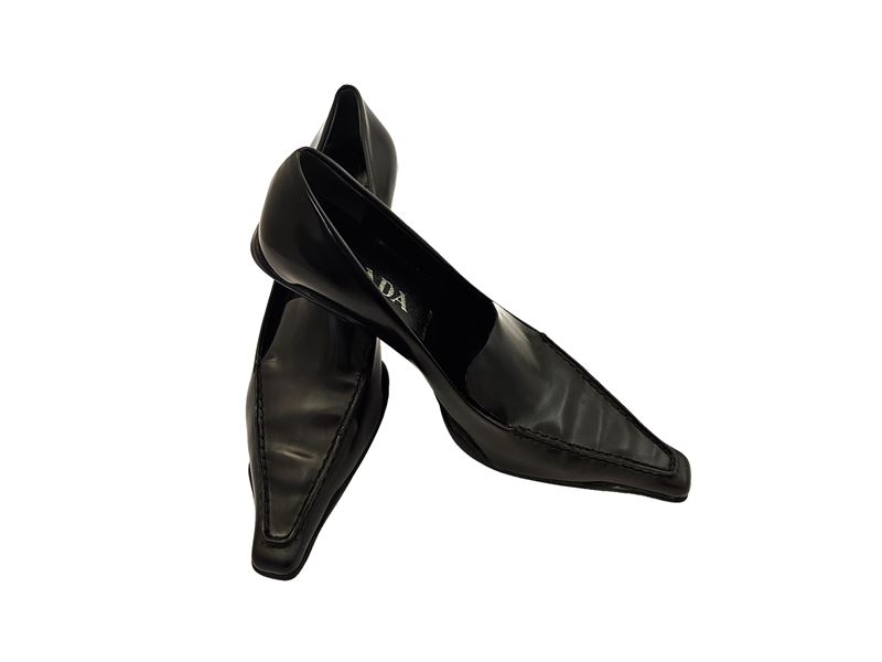 Prada - Decolleté in Vitello Spazzolato Nero