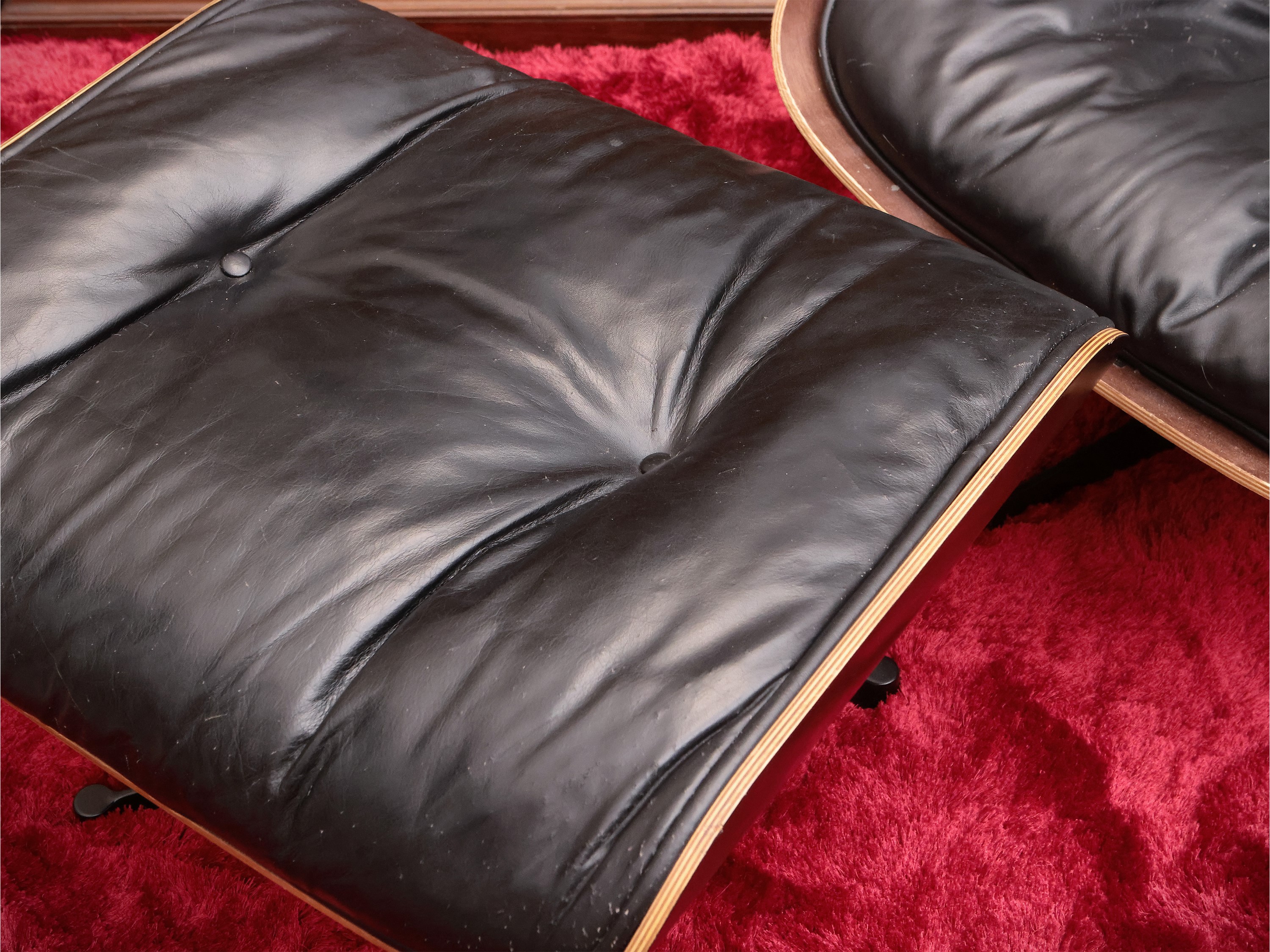 Charles & Ray Eames - Longue Chair 670 con Ottomana 671