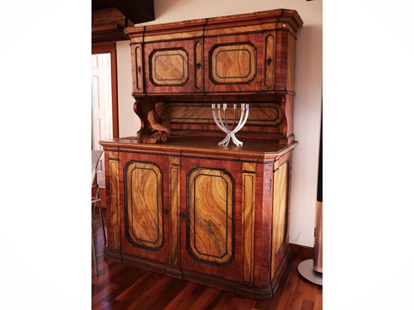 Two -bodied lacquered wooden bodies