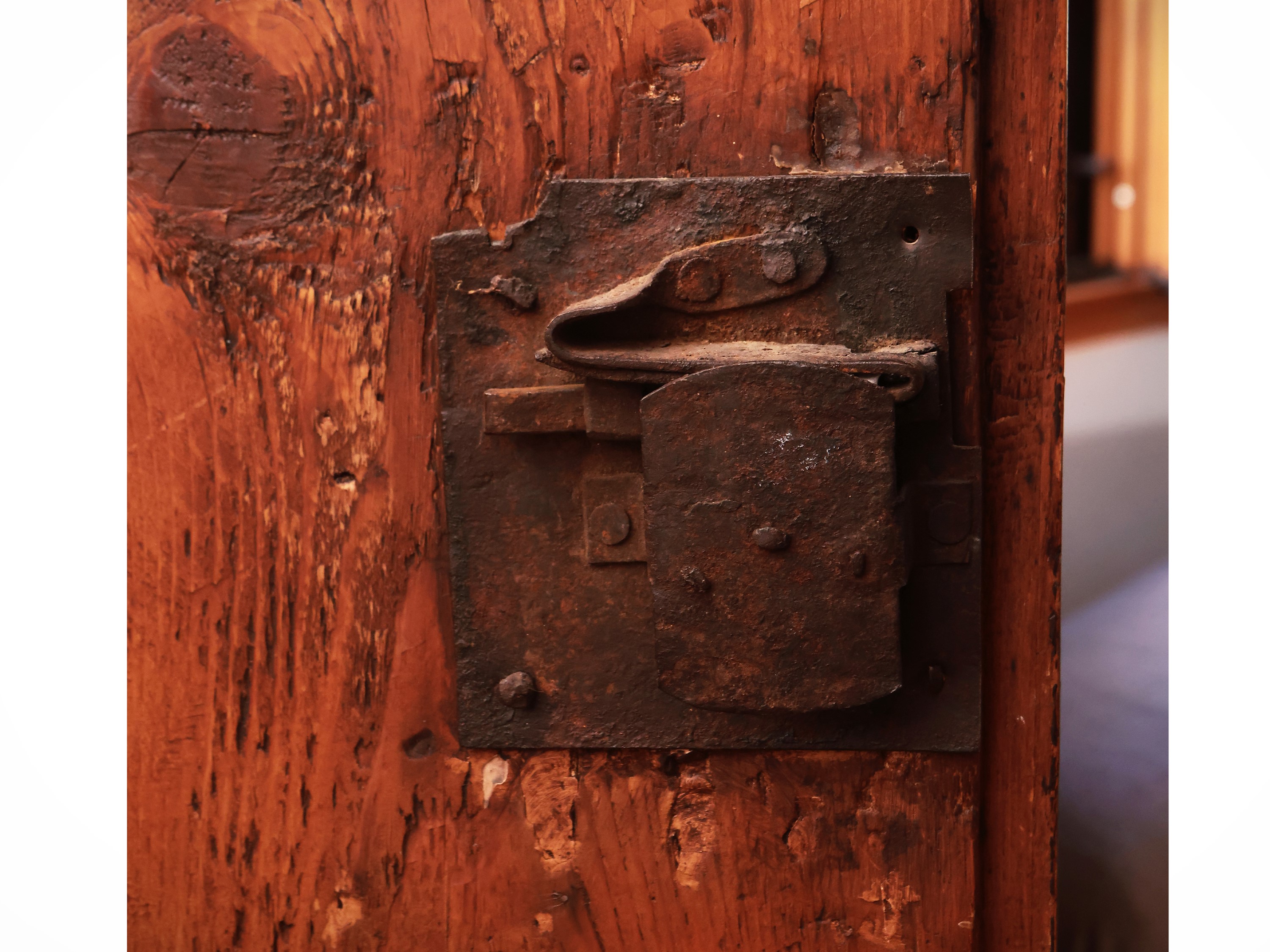 Armadio Rustico in Legno Tenero