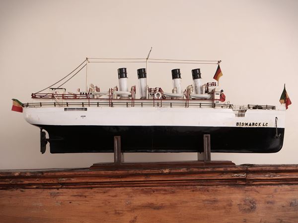 Modellino della nave passeggeri Bismarck