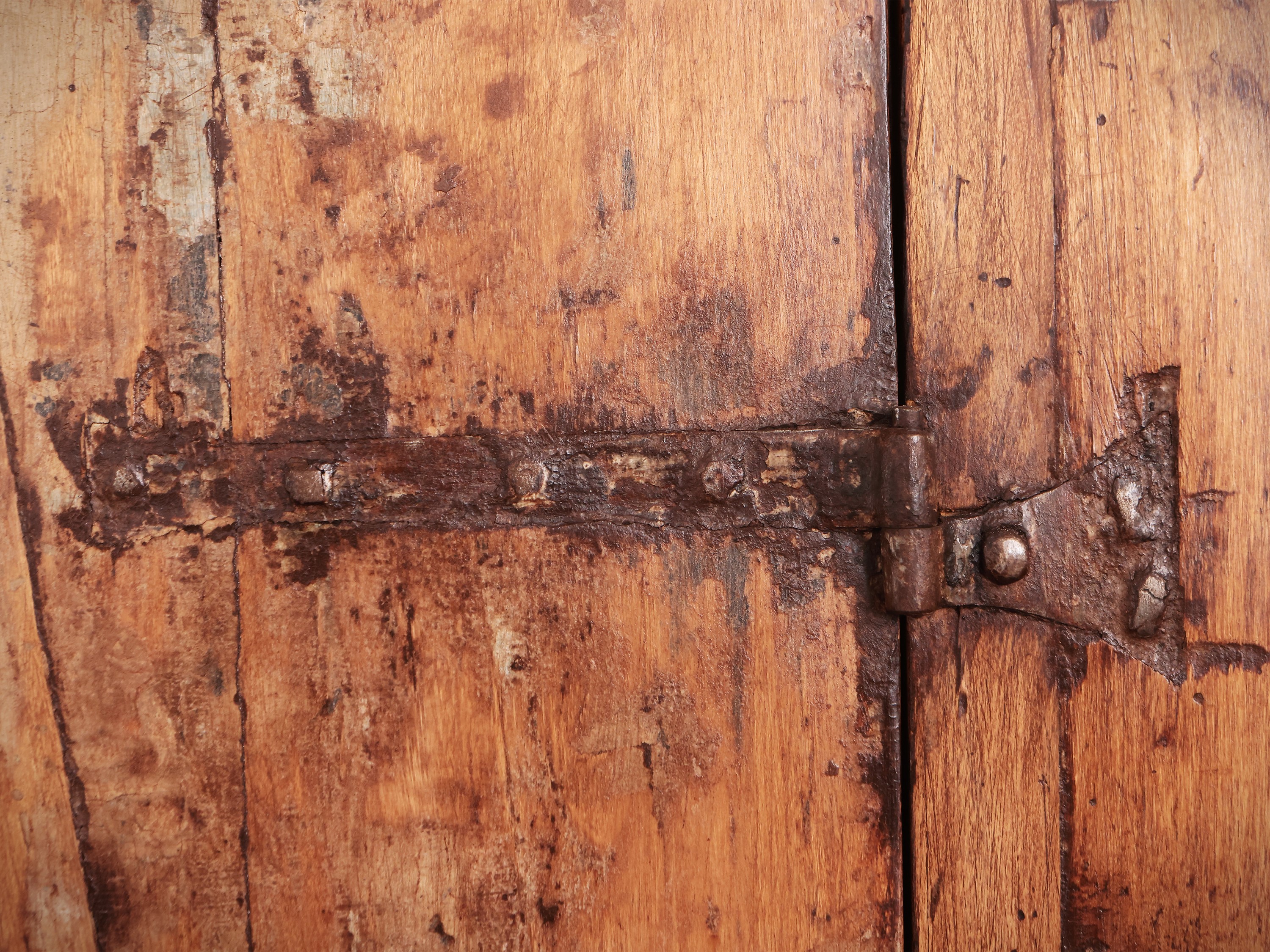 Armadio Rustico in Legno Tenero