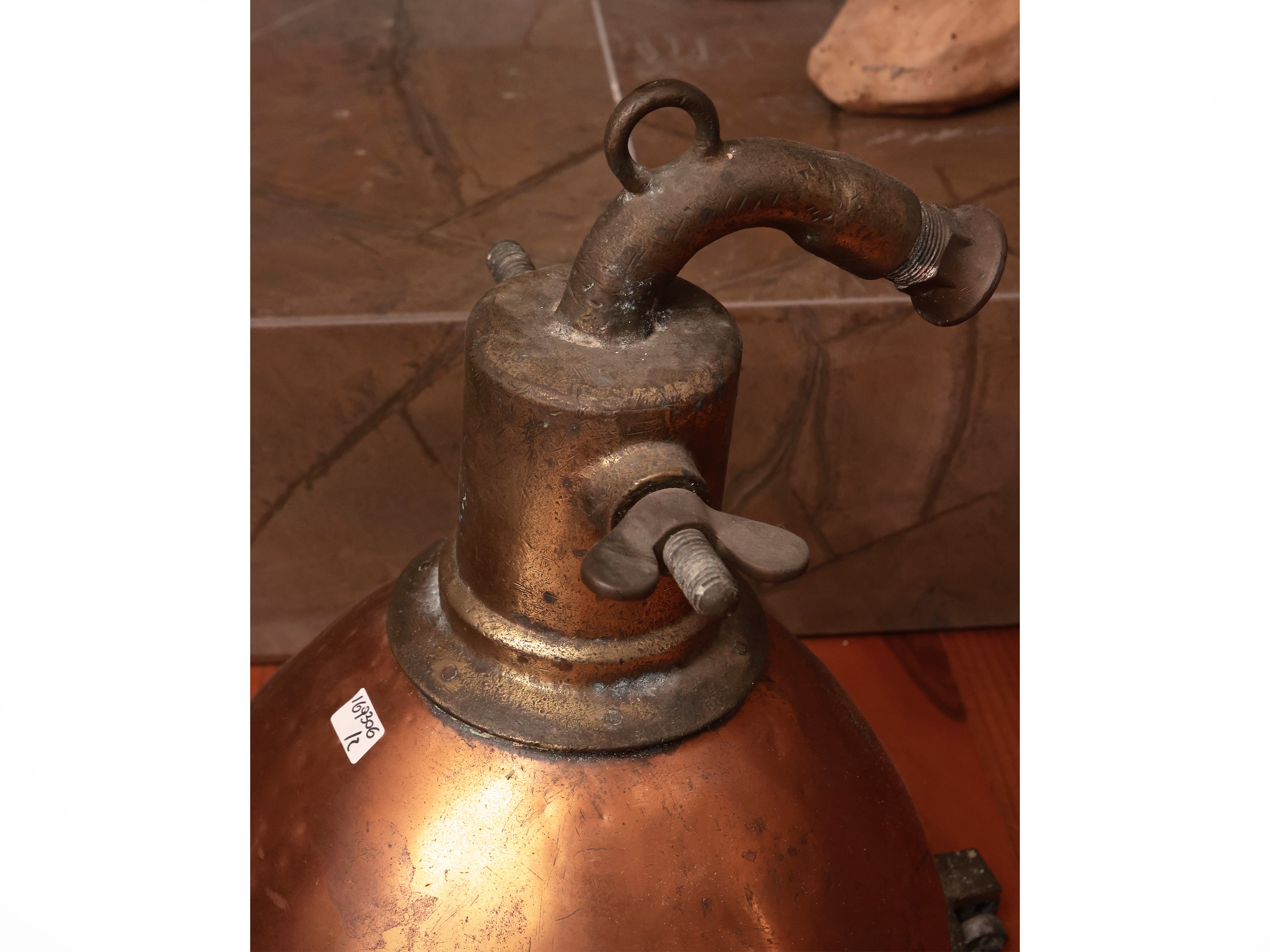 Coppia di Antiche Lampare in Rame
