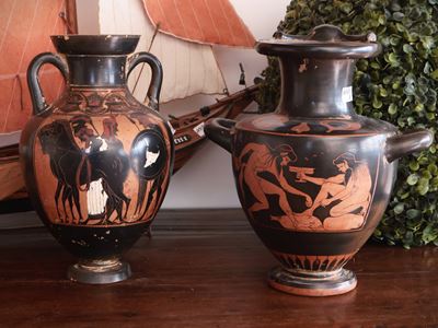 Due Vasi di Gusto Archeologico