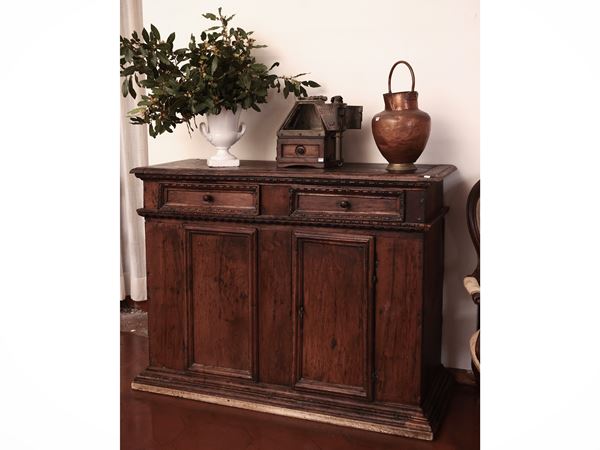 Credenza rustica in noce ed altre essenze