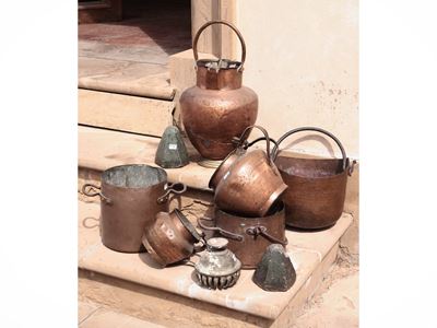 Assortimento di Oggetti in Rame