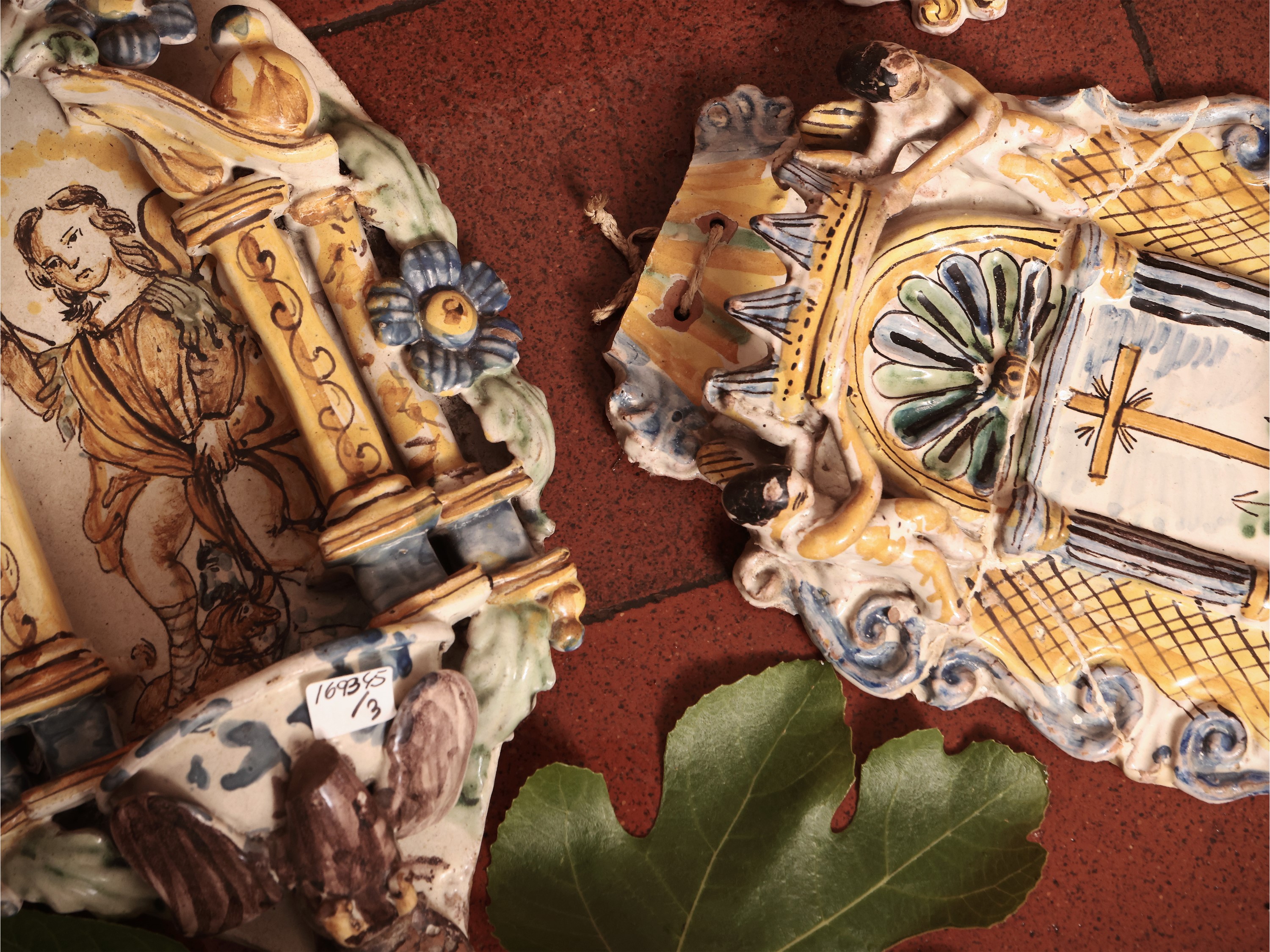 Tre Acquasantere in Maiolica Popolare