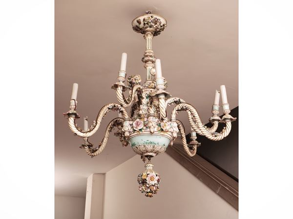 Lampadario in porcellana policroma