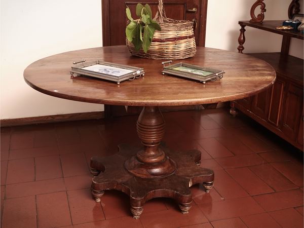 Tavolo tondo da pranzo in noce