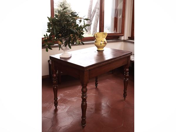 Tavolo da pranzo allungabile in noce