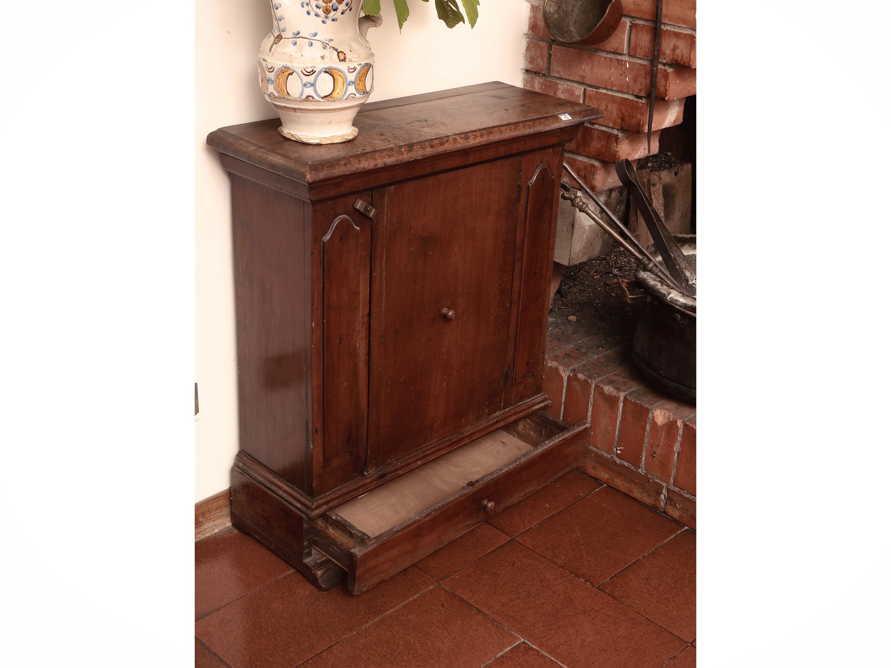 Complementi di Arredo Rustici in Noce