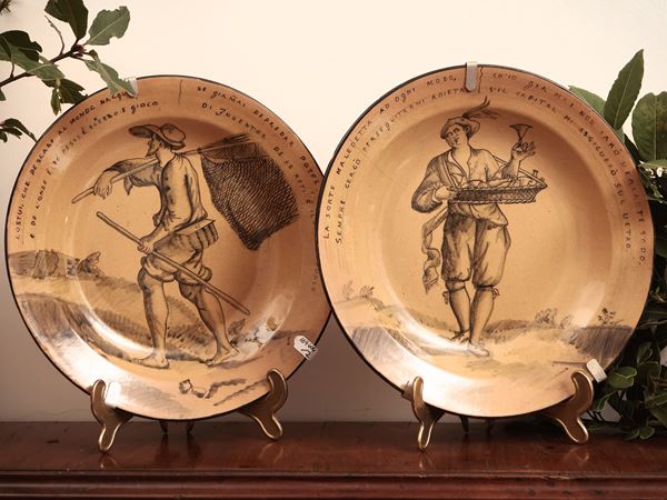 Coppia di piatti in ceramica