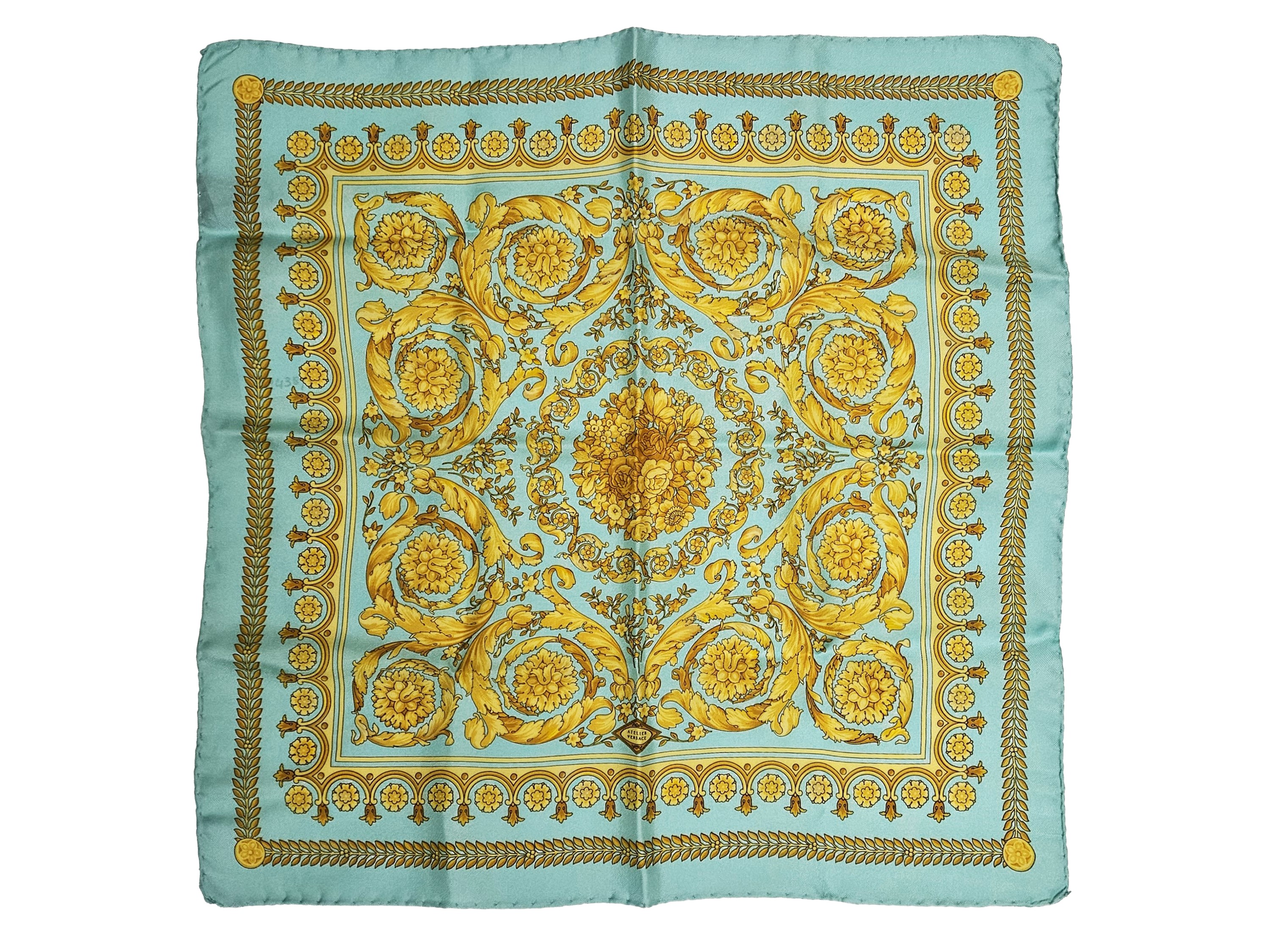 Lotto di tre carrè in seta