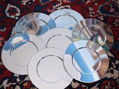 Serie di Quattordici Sottopiatti in Metallo Argentato