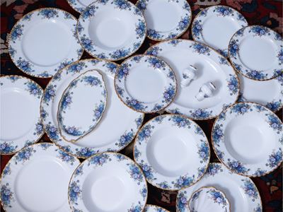 Servizio di Piatti in Porcellana Inglese