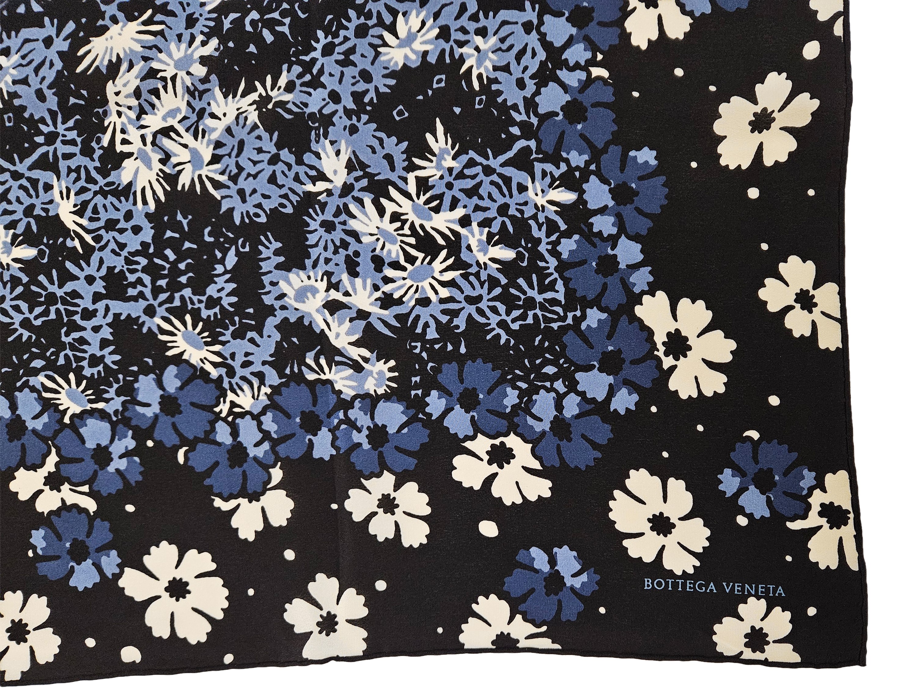 Bottega Veneta - Foulard in Seta a Motivo Floreale