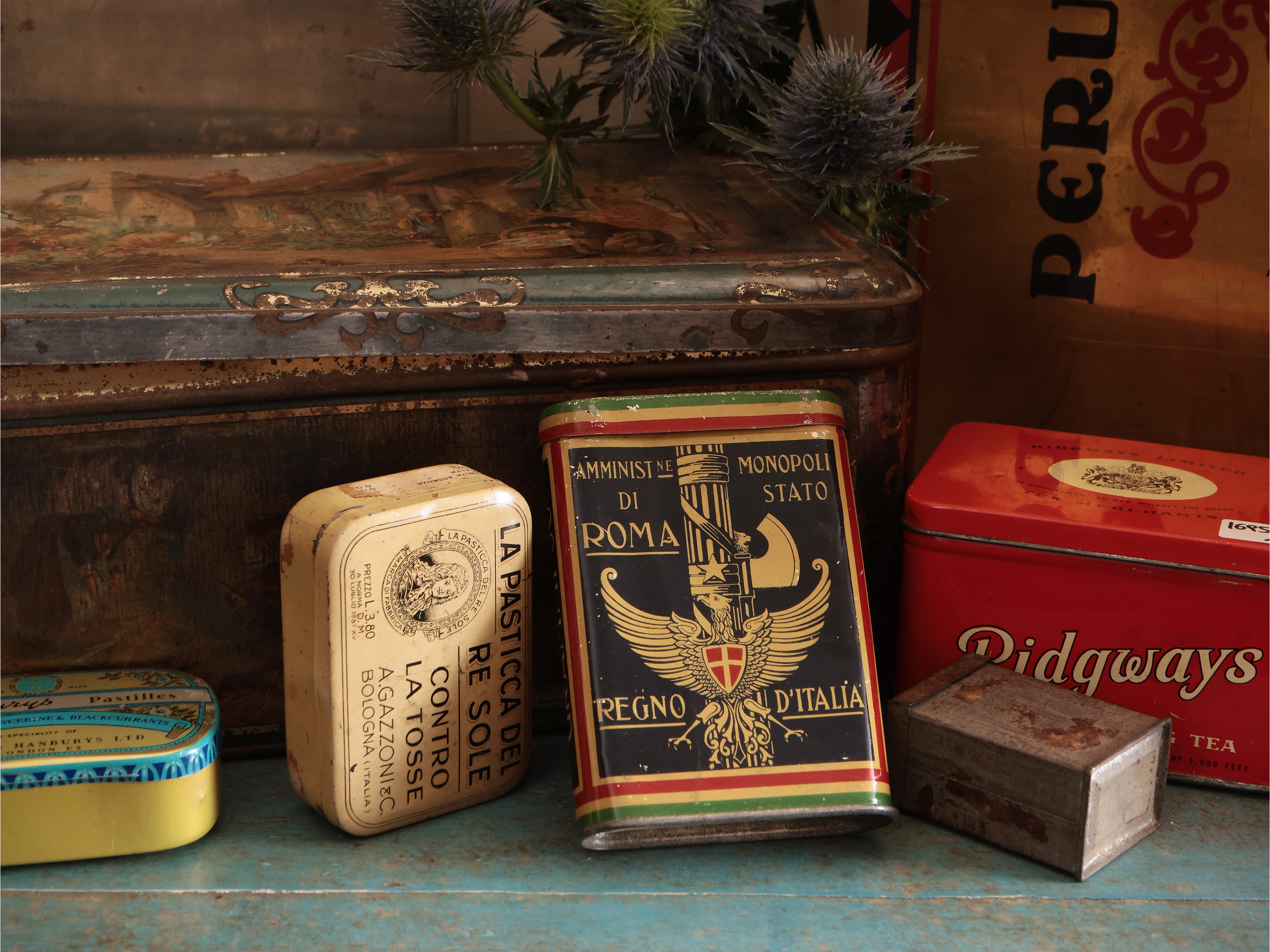 Collezione di scatole di latta d'epoca