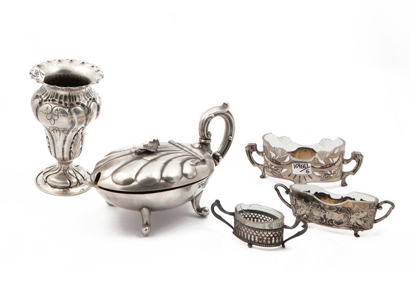 Lotto di argenteria per la tavola