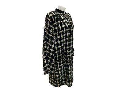 Valentino - Cappotto in Lana Bouclé Pied De Poule Bianco e Nero