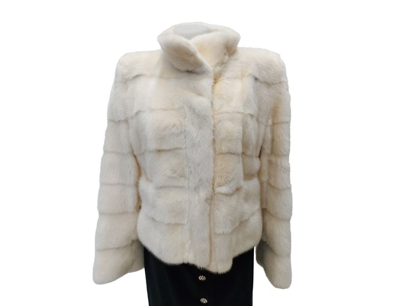 Giacchina in pelliccia di visone bianco