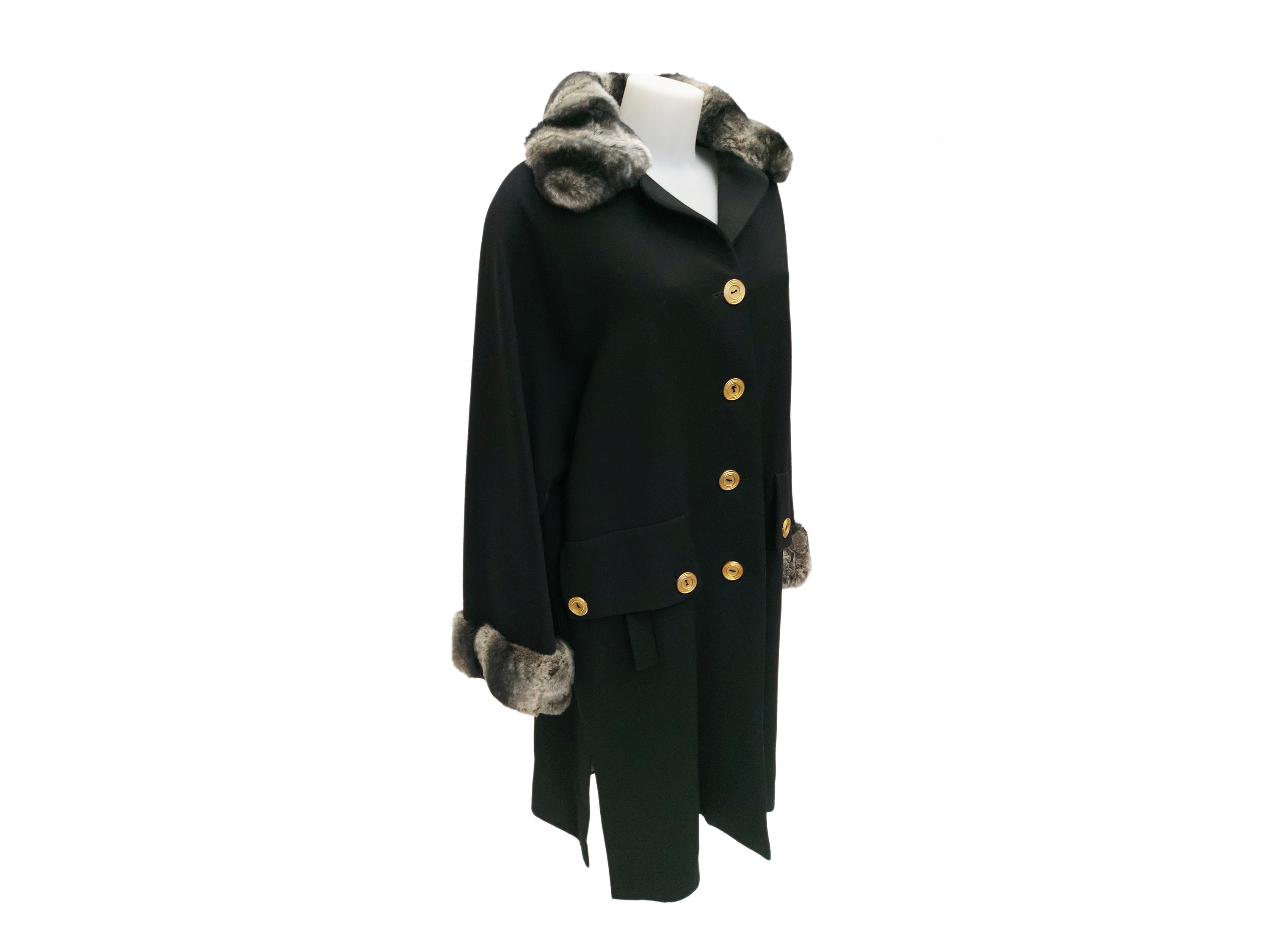 Cappotto in Lana Nera con Collo e Pulsi in Pelliccia di Cincillà